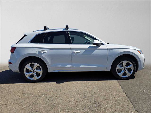 Used 2023 Audi Q5 2.0T Premium Plus w/ Premium Plus Package AWD/4WD image 2