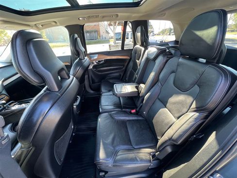 Used 2016 Volvo XC90 T6 Inscription w/ Vision Package image 21