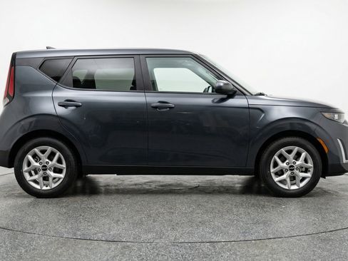 Used 2025 Kia Soul LX w/ LX Technology Package image 11