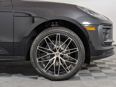 Used 2026 Porsche Macan AWD/4WD image 13