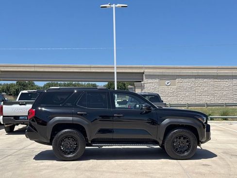 Used 2025 Toyota 4Runner TRD Off-Road Premium AWD/4WD image 6