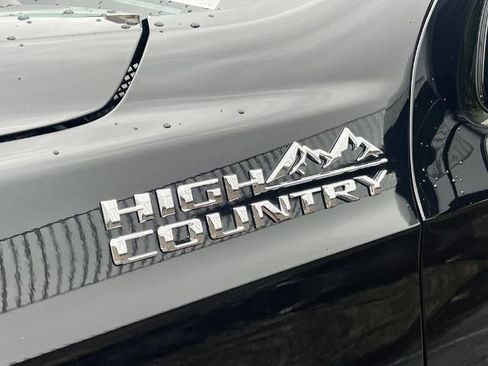 Used 2026 Chevrolet Tahoe High Country AWD/4WD image 14