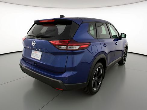 Used 2025 Nissan Rogue SV image 9