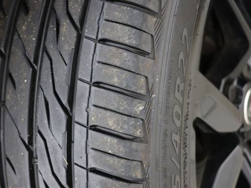 Used 2018 Land Rover Range Rover Sport SVR image 15