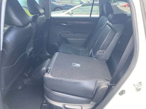 Used 2023 Toyota Highlander Limited AWD/4WD image 17