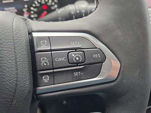 Certified 2025 Jeep Compass Limited image 24