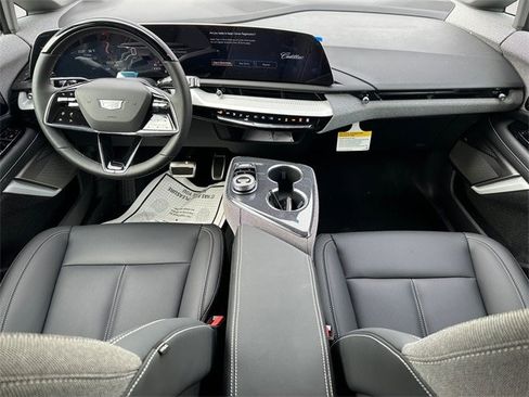 New 2026 Cadillac Optiq Luxury 1 image 10