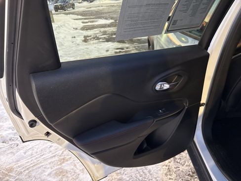 Used 2022 Jeep Cherokee Trailhawk w/ Comfort/Convenience Group image 15