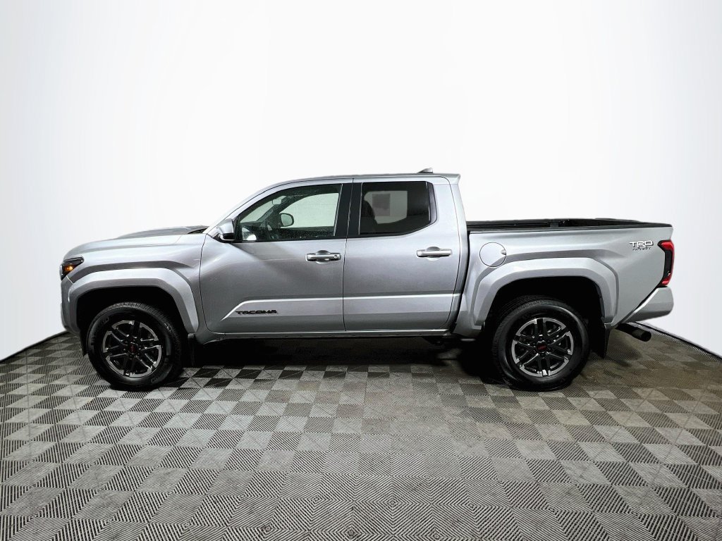 Certified 2026 Toyota Tacoma TRD Sport AWD/4WD image 4