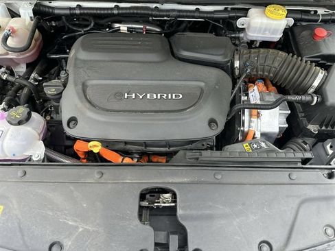Used 2024 Chrysler Pacifica Limited FWD image 19