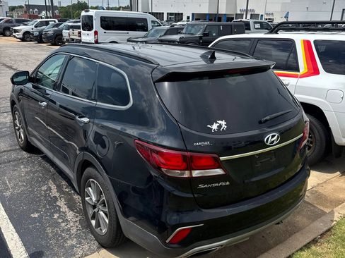 Used 2018 Hyundai Santa Fe SE FWD image 4