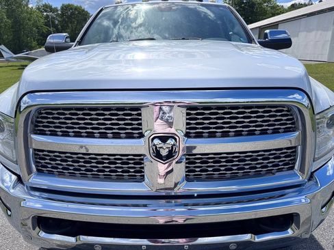 Used 2016 RAM 2500 Laramie w/ Convenience Group AWD/4WD image 2