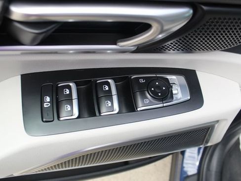 Used 2024 Kia Telluride S w/ S Sunroof Package FWD image 11