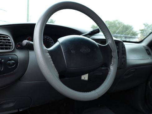 Used 2001 Ford F150 XL image 7