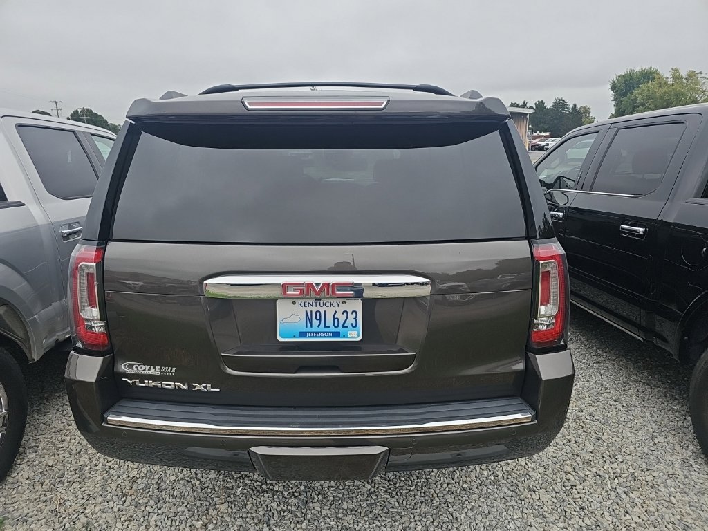 Used 2020 GMC Yukon XL Denali w/ Denali Premium Package AWD/4WD image 10