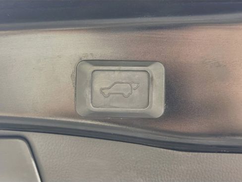 Used 2019 Toyota RAV4 XLE w/ Convenience Package FWD image 30