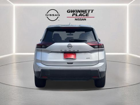 Used 2025 Nissan Rogue SV AWD/4WD image 24