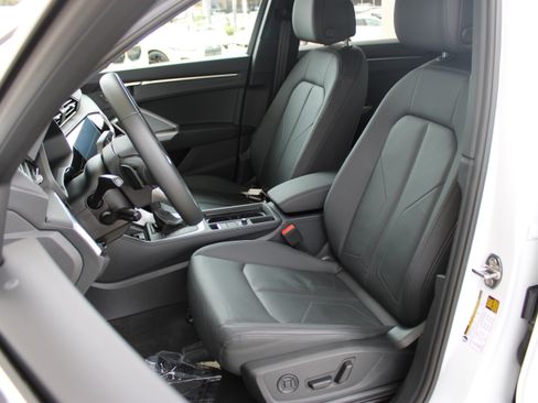 Certified 2025 Audi Q3 2.0T Premium w/ Convenience Package AWD/4WD image 14