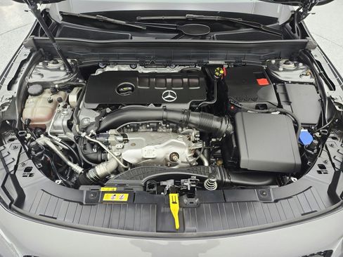Used 2023 Mercedes-Benz GLB 250 image 17