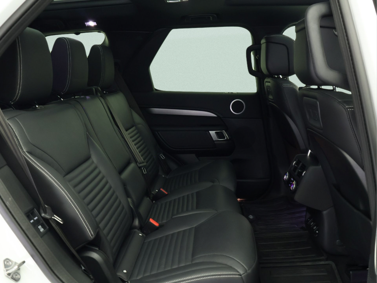 Used 2022 Land Rover Discovery S R-Dynamic AWD/4WD image 29