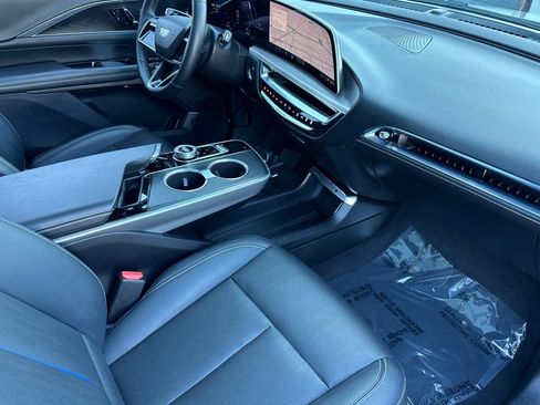 Certified 2024 Cadillac Lyriq Sport RWD image 17
