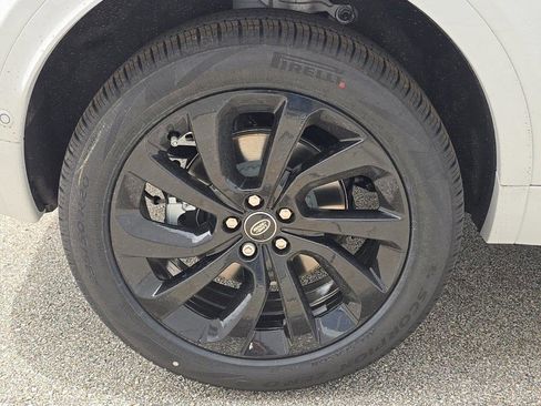 New 2025 Land Rover Discovery Sport S image 6