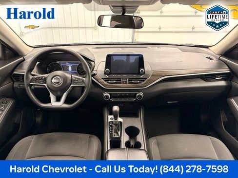 Used 2025 Nissan Altima 2.5 SV FWD image 13
