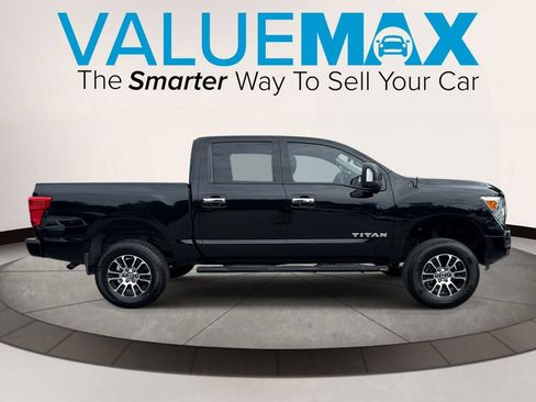 Used 2021 Nissan Titan SV w/ SV Convenience Package RWD image 2