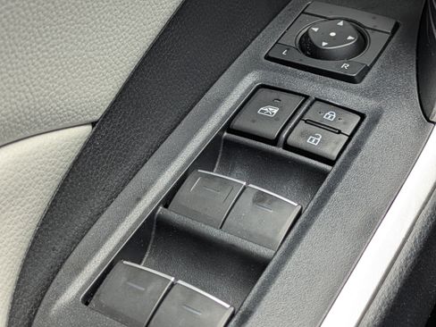 Used 2023 Toyota RAV4 XLE w/ Convenience Package FWD image 23