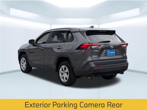 Used 2023 Toyota RAV4 LE AWD/4WD image 4