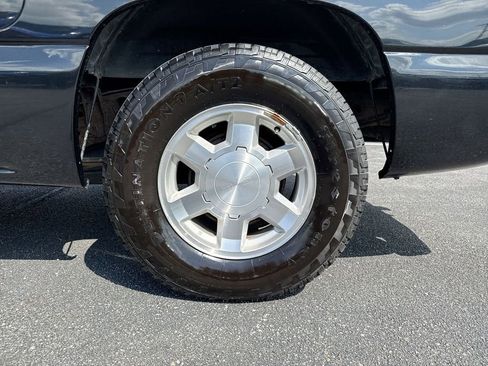 Used 2005 GMC Sierra 1500 SLE w/ Light Duty Power Package RWD image 25
