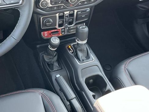 New 2026 Jeep Wrangler Unlimited Rubicon AWD/4WD image 14