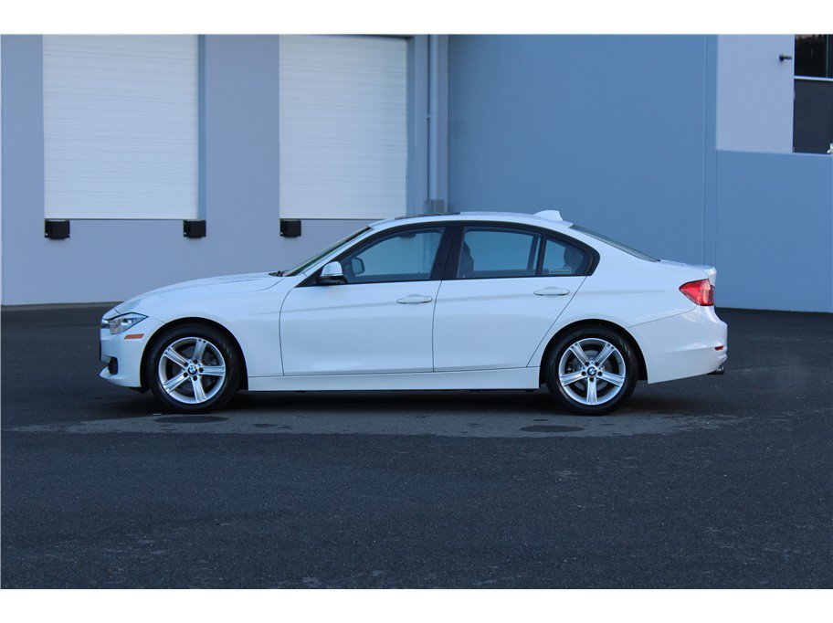 Used 2013 BMW 328i xDrive Sedan AWD/4WD image 2