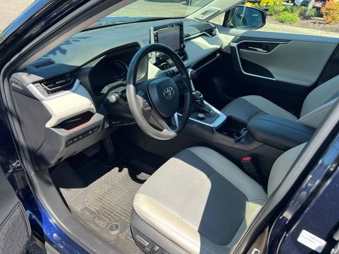 Certified 2022 Toyota RAV4 Limited w/ Limited Grade Weather Package AWD/4WD image 11