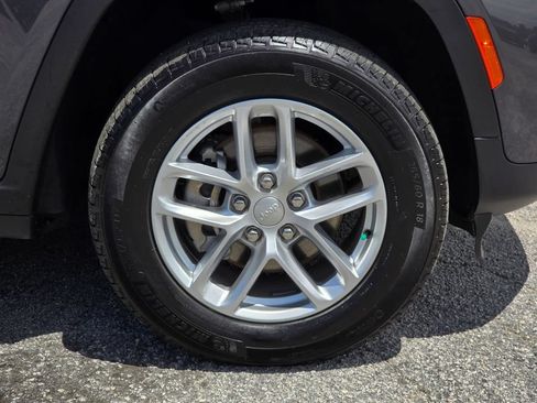 Used 2025 Jeep Grand Cherokee Laredo X AWD/4WD image 21