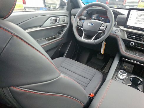 New 2025 Ford Explorer ST-Line w/ Premium Package image 9