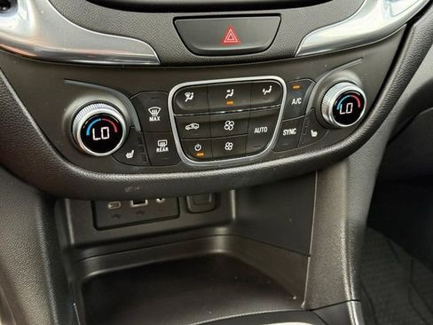 Used 2020 Chevrolet Equinox LT FWD image 18