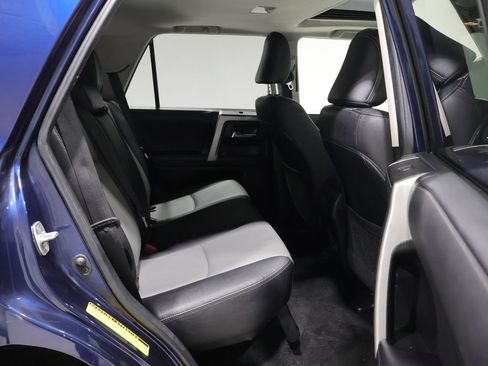 Used 2022 Toyota 4Runner SR5 Premium w/ Moonroof Package AWD/4WD image 21