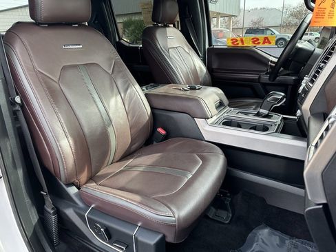 Used 2015 Ford F150 Platinum w/ Equipment Group 701A Luxury image 18