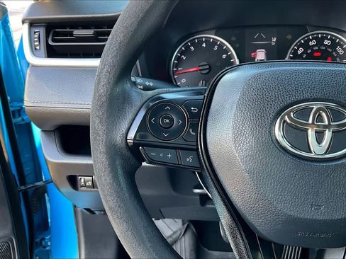 Used 2021 Toyota RAV4 LE image 21