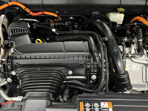 Used 2025 Lincoln Nautilus Premier w/ Equipment Group 102A AWD/4WD image 28