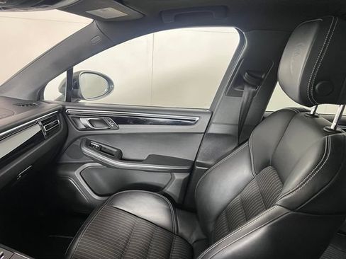 Used 2023 Porsche Macan Turbo AWD/4WD image 34