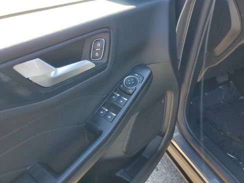 Used 2025 Ford Escape ST-Line image 8