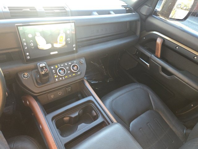 Used 2023 Land Rover Defender 110 X AWD/4WD image 37