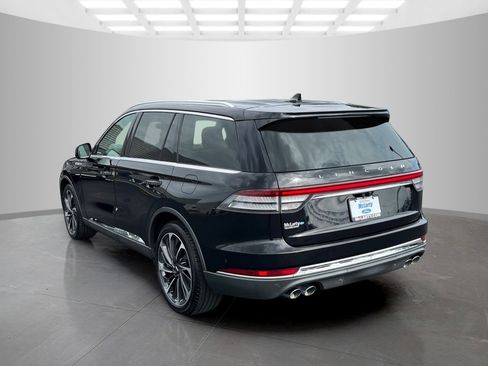 Used 2020 Lincoln Aviator Reserve w/ Equipment Group 202A image 6