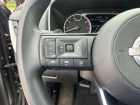Used 2023 Nissan Rogue SV FWD image 29