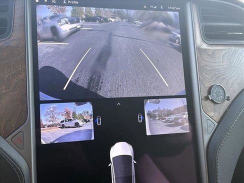 Used 2019 Tesla Model X 75D image 10