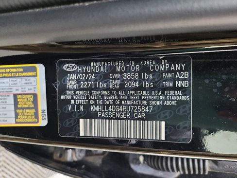 Used 2024 Hyundai Elantra SE FWD image 33