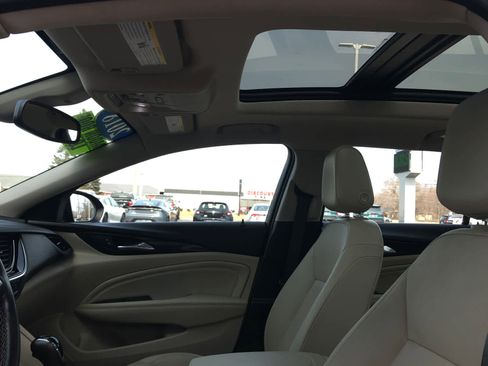 Used 2018 Buick Regal Essence w/ Driver Confidence Package #1 image 26