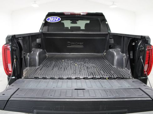 Used 2024 GMC Sierra 1500 SLT AWD/4WD image 18